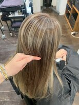 ウル(Ulu)&nbsp;白髪ぼかしバレイヤージュ