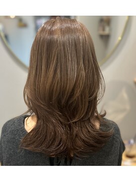 モア(more) レイヤーカット