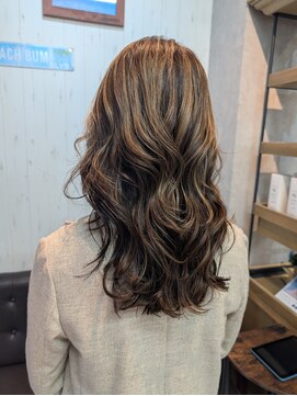 ルアナ 大宮(Luana) 白髪ぼかし×レイヤーカット