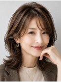 ふんわりくびれミディアムレイヤー ハイライトカラー 立体感