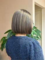 ナック 茶屋町(knack chayamachi)&nbsp;艶感グレージュの切りっぱなしボブ/阪急梅田