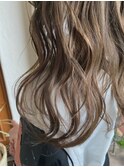 憧れのブロンドヘア☆今っぽい艶感をプラスして♪