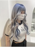 ブルーシルバーとホワイトデザインカラー