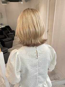 アイリー 名古屋(A/LEE) ミルクティー×ブラウンの裾カラー