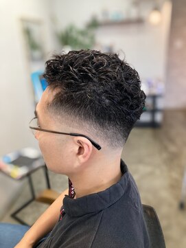 ロッサ(rosa) ローフェードパーマ