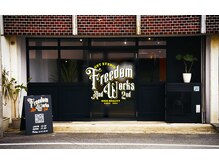フリーダムアンドワークス 2nd(Freedom And Works)の雰囲気（カジュアルな男女問わずお越し頂ける作りの外観です◎）