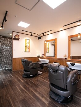 バーバーチバ(BARBER CHIBA)の写真/リラックスできる、居心地の良い空間◎落ち着いて施術を受けたい方にオススメ◇【大師前駅徒歩8分】