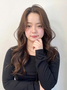 アンニュ(annuy) センターパート ロングレイヤー 透明感カラー ブラウンベージュ