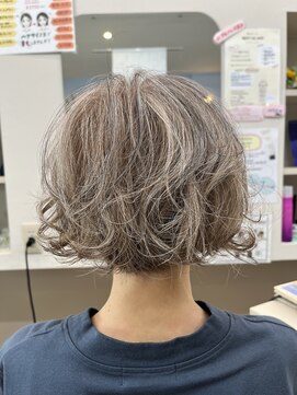 アグレアーブル 上地店 ゆるふわグレーヘア