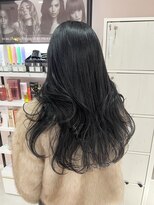 リノ 金山(Rino)&nbsp;デザインカラー/レイヤーカット/ウェットヘア/オリーブベージュ