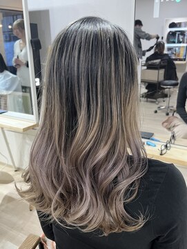 エメヘアデザイン ルイス(Aimer Hair Design Lewis) バレイヤージュ/ワンブリーチカラー/弘前市