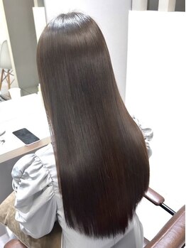 アットリッチ(@RICH)の写真/【栄養補給×縮毛矯正を同時に】髪質やダメージの状態を見極め独自の薬剤で他とは違うストレートへ