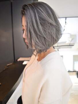 ルーヴェ(LOWE) 外国人風バレイヤージュと大人ボブのナチュラルstyle