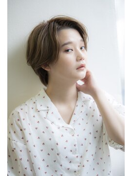 イグレックビス(igrek bis) IGREKBISエッジショート×イルミナカラー×イノアカラー×耳かけ