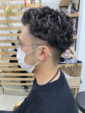 キューズ クラブ(cuz KLUB) 【cuzKLUB 】ツーブロックショート×カーリースタイル