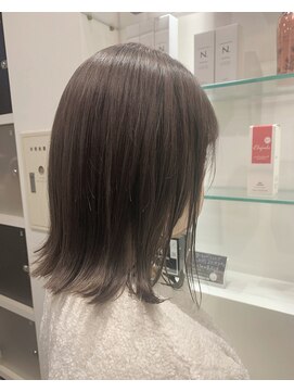 ブレス 芦屋店(brace) 切りっぱなしボブ カーキグレージュカラー