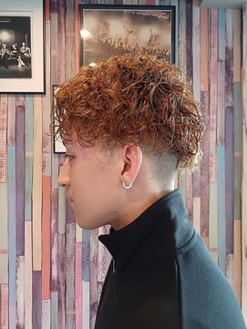 ロッキンヘアー(Rockin' hair) #スパイラルパーマ #ツーブロック #フェード