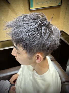 ヒロギンザ 池袋 サンシャイン通り店(HIRO GINZA) グレーシルバー　ダブルカラー　ブリーチカラー　池袋