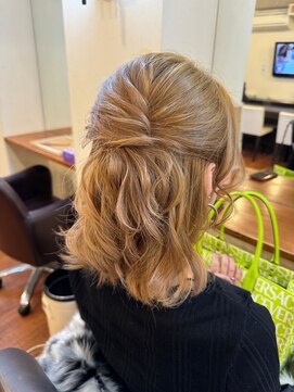 ブルームス アンジュ(Blooms Unge) ハーフアップ