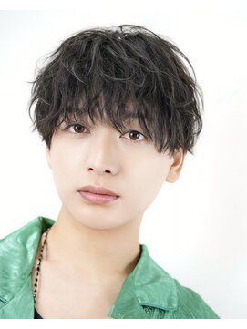 オーシャントーキョー 心斎橋(OCEAN TOKYO WEST) ツイストスパイラル波巻きスパイラルパーマセンターパートウルフ