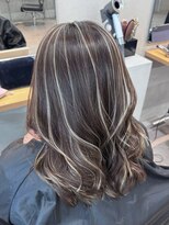 トゥイン 八王子(TWIN)&nbsp;ハイライトデザインカラーフェイスフレーミングレイヤーカット