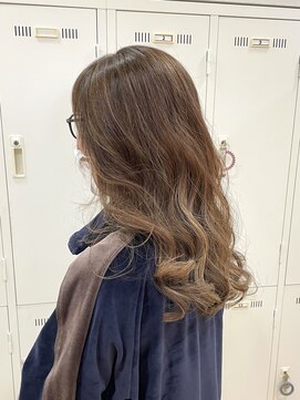 アッシュ 町田駅前通り店(Ash) 【Ash町田駅前通り店 西尾 美妃】白髪ぼかしリュクスカラー