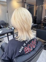 アウラ(aura)&nbsp;ウルフカット×ブロンドカラー