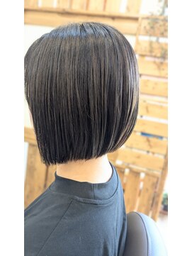 ナルードットエル(nalu.L) ぱっつんボブ