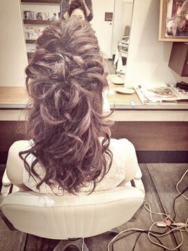 ヴィークス ヘア(vicus hair) リボン編みハーフアップ