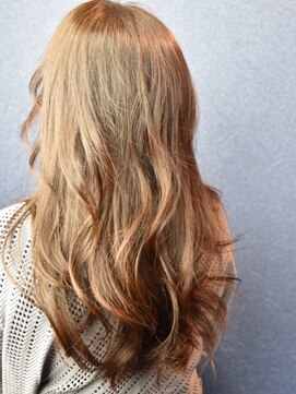 ヘアスタジオヘーフリヒ(HAIR STUDIO HoFLICH) 【軽快ロング】