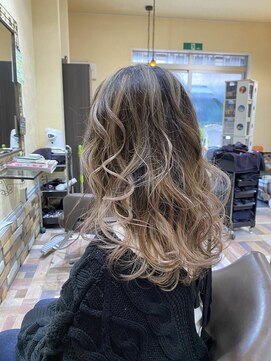 サムブリッジ(SOMEBRIDGE) ハイトーンベージュブラウン × バレイヤージュ （SOMEBRIDGE）