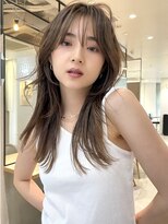 アイヴィー(IVY)&nbsp;レイヤーカット 顔まわりレイヤー 透明感カラー