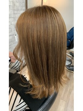 陽向(HINATA) セミロング外ハネボブ