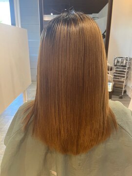 クレヨン ケース(Crayon case) 髪質改善ナチュラルハイトーンカラーツヤ髪ストレートセミロング