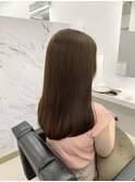 ミディアムヘア斜めバンググレージュカラーシルキーベージュ