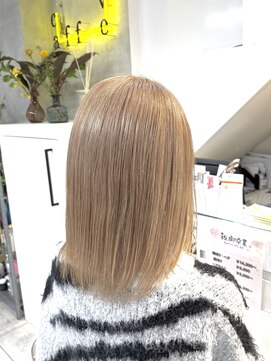 ネオリーブカフ 鶴ヶ峰店(Neolive caff) ダブルカラー ベージュカラー ミルクティーベージュ