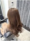 ベージュ