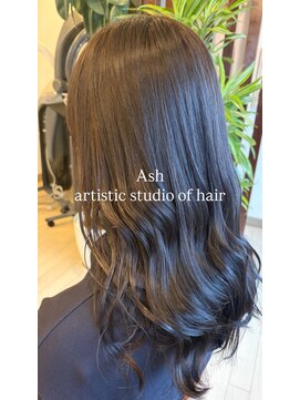 アッシュ アーティスティック スタジオ オブ ヘア(Ash artistic studio of hair) ロングヘア×グレージュ