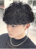 波巻きパーマメンズマッシュセンターパートツイストスパイラル