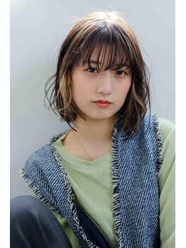 カルマ ヘアー(calma hair)の写真/大人女性にこそ似合う透明感。《オーダーメイドカラー》で叶える、柔らかさと上質なツヤ。