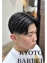 バーバーショップテト(barber shop tete)&nbsp;テーパーフェード/センターパート／フェザーパーマ