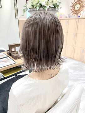 コーゾーギンザ 上野御徒町店(KOZO GINZA) 20代30代グレージュ外ハネボブくびれボブ伸ばしかけミディアム