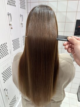 ロンドルーチェ 心斎橋(Lond luce) ダークアッシュ/ミディアムレイヤーカット［髪質改善/縮毛矯正］