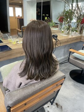 ティティ(TiTi) ブリーチなしカラー柔らかカラー[TiTi_栗林れい]