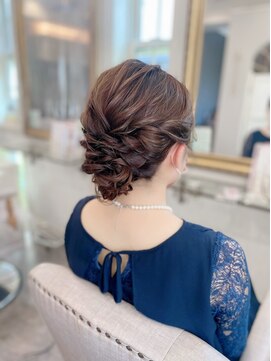 イリス はるひ野(iiris) 上品♪大人女子のお呼ばれヘアセット