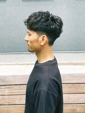 ルーム 辻堂(Rm) 大人メンズの刈り上げ×ショートパーマ　辻堂メンズパーマ　黒髪