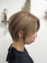 リングバイモアムー(Ring by Moremuu)&nbsp;issy ブリーチカラー　ショート