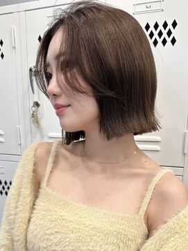 プラチナ(PLATINA) ボブ外ハネくびれボブぱつっとボブ切りっぱなしベージュカラー