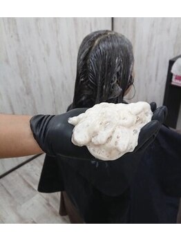 ロハスヘア バイ ノット(rohas hair by knot)の写真/白髪染め後の"薬液除去"