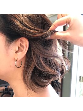 ヨナサン(Yona Saint) 秋冬イヤリングカラー【祐天寺】